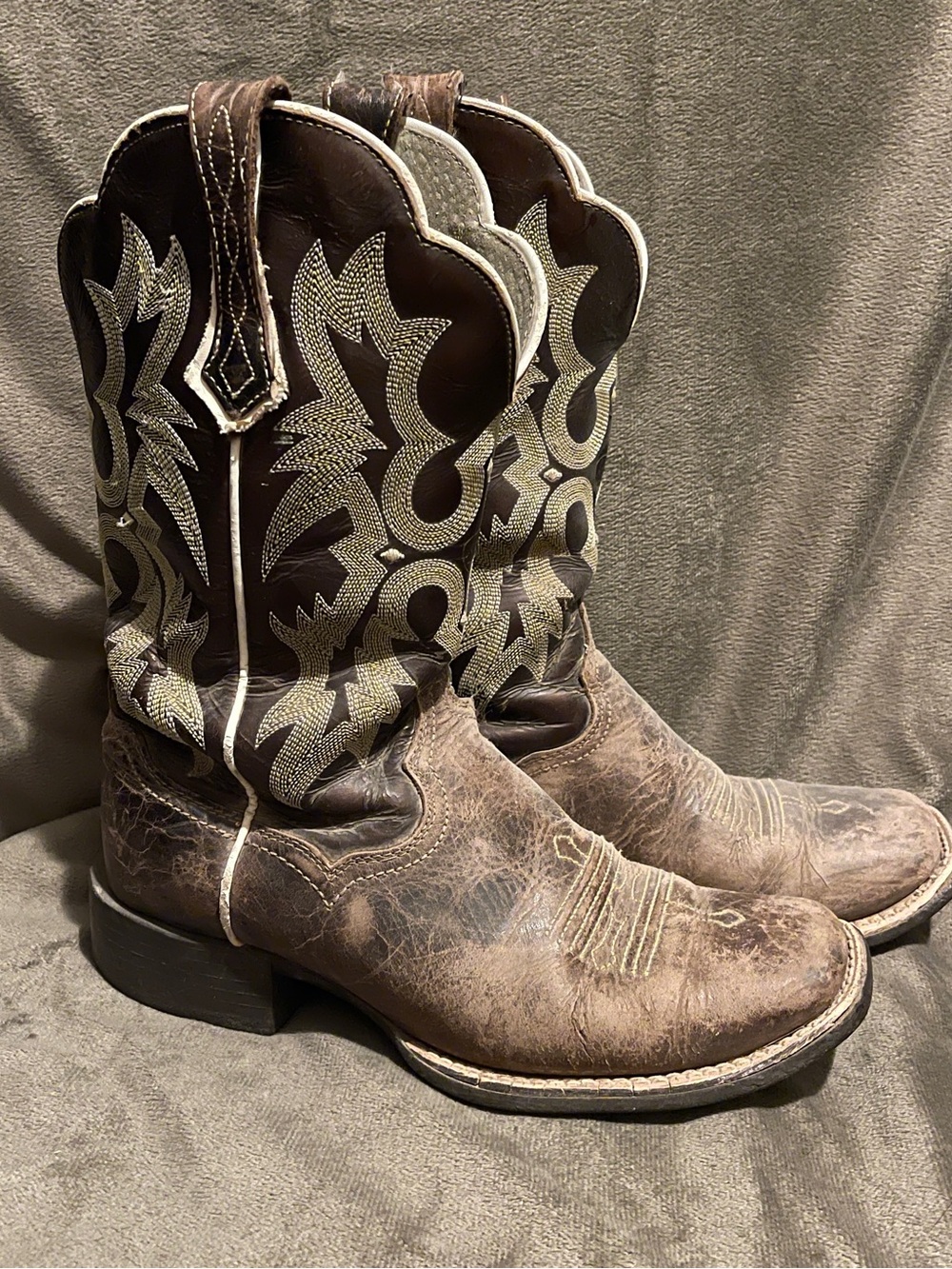 Ariat Leather Tombstone Distressed Square Toe Women’s Western Boots Sz 6.5